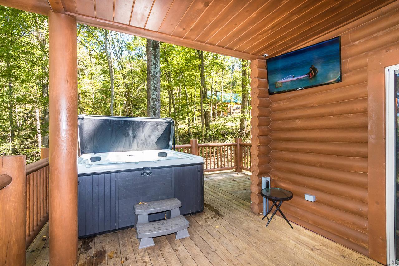 Hocking Hills Cabins & Resort Foxfire Logan Ngoại thất bức ảnh