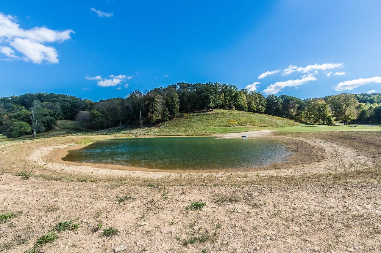 Hocking Hills Cabins & Resort Foxfire Logan Ngoại thất bức ảnh
