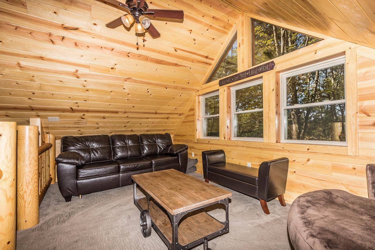 Hocking Hills Cabins & Resort Foxfire Logan Ngoại thất bức ảnh