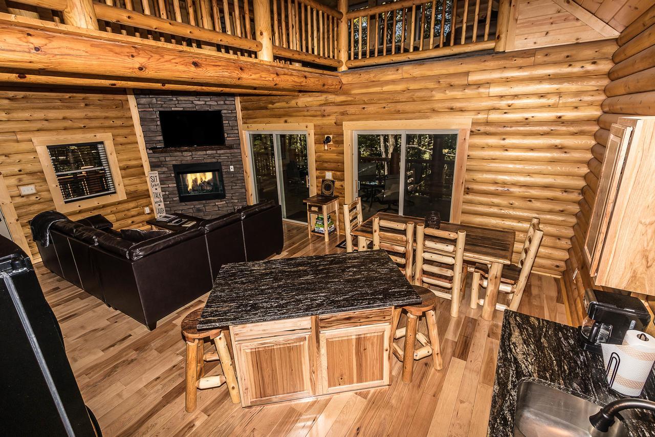 Hocking Hills Cabins & Resort Foxfire Logan Ngoại thất bức ảnh